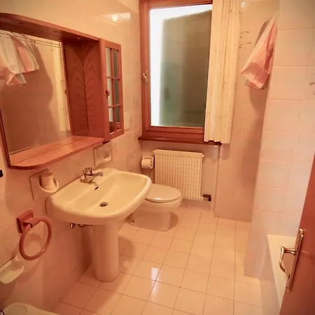 3 Whit Balcony And Wiew Apartament *