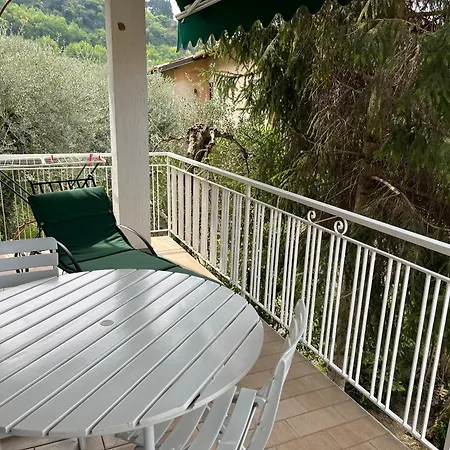 3 Whit Balcony And Wiew Apartment