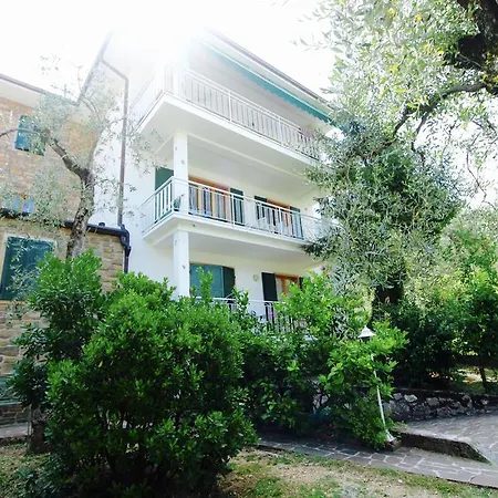 3 Whit Balcony And Wiew Apartment *